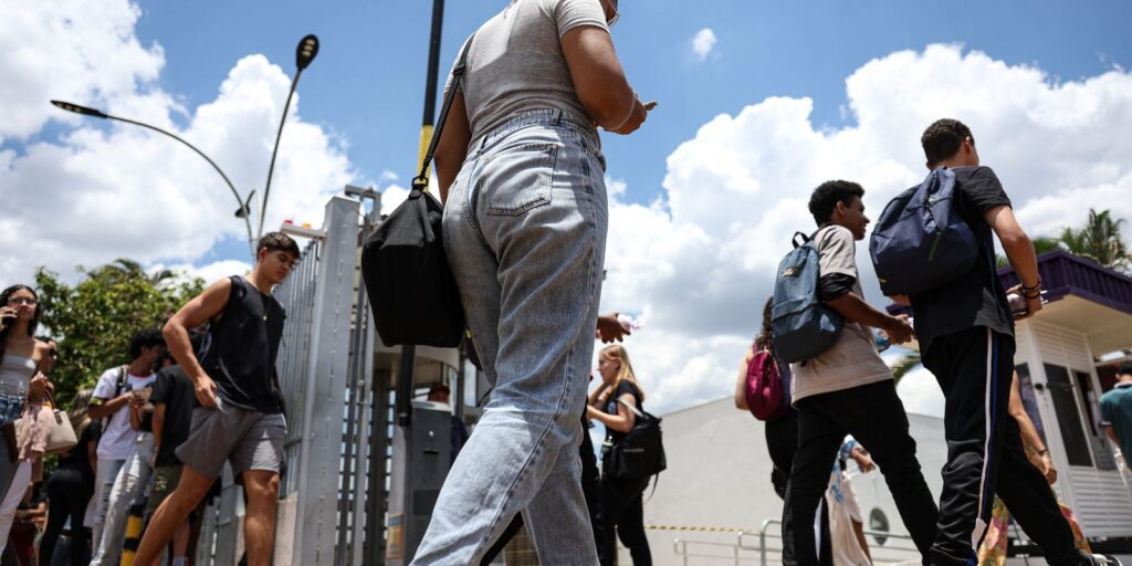 enem mc abr 16112025 12