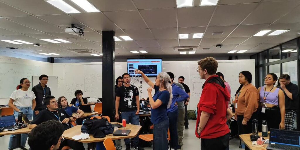 foto 4 faculdade inovadora sala de aula