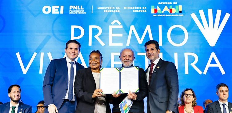 23.04.2026 – Presidente da República, Luiz Inácio Lula da Silva, durante Solenidade de entrega do Prêmio Vivaleitura, noCentro Internacional de Convenções do Brasil (CICB), Brasília/DF.

 Foto: Ricardo Stuckert / PR