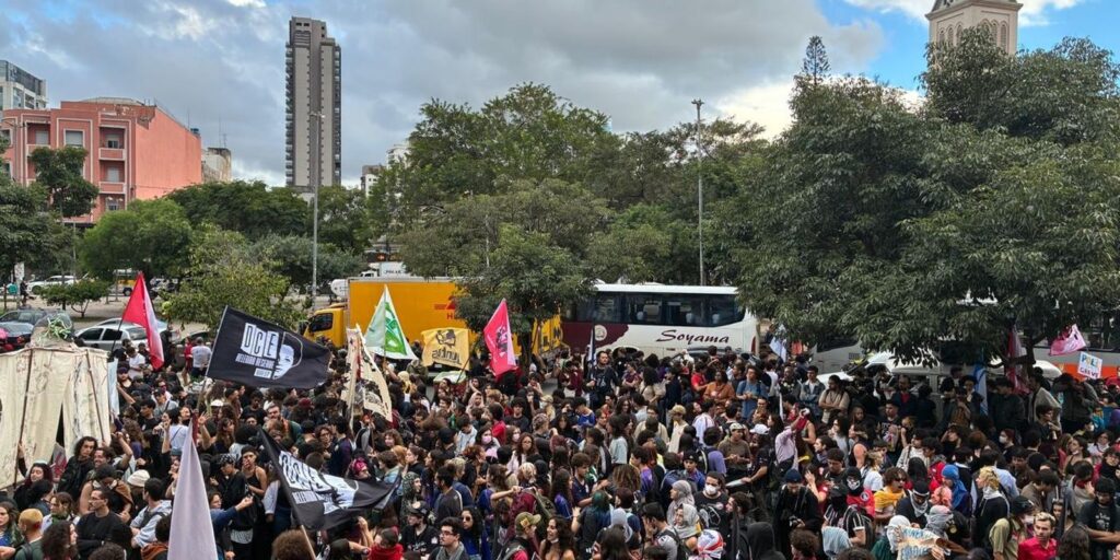 Estudantes Criticam Políticas Educacionais em Ato na Capital Paulista ato da usp