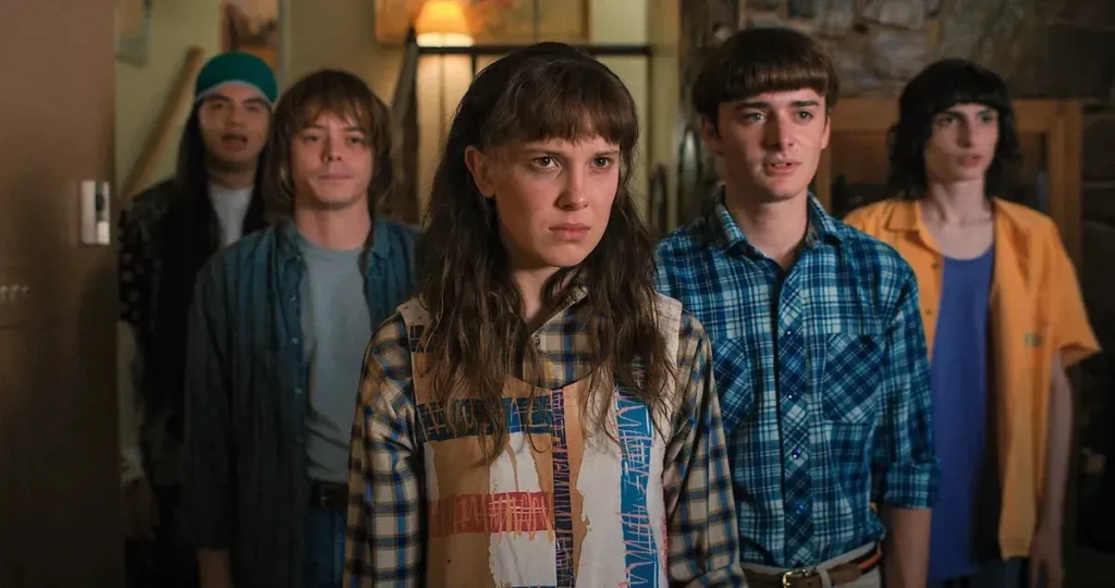 Stranger Things é uma série envolvente para aprender inglês moderno com diálogos acessíveis.