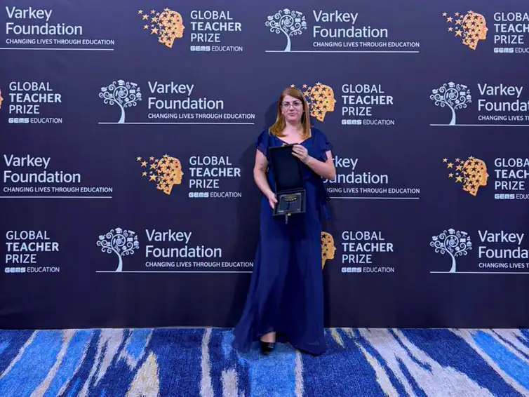 Débora Garofalo/Arquivo pessoal Rio de Janeiro (RJ), 03/02/2026 – Professora Débora Garofalo ganha prêmio em Dubai.
Foto: Débora Garofalo/Arquivo pessoal