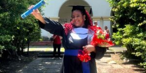 Mulher Trans Supera Violências Escolares e Entra na Universidade 25 Anos Depois