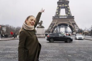 Francês Básico para Viajar a Paris: 80 Frases Essenciais para Não se Perder na Cidade