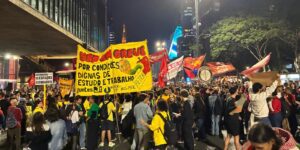 Manifestação de Estudantes da USP Exige Diálogo com a Reitoria